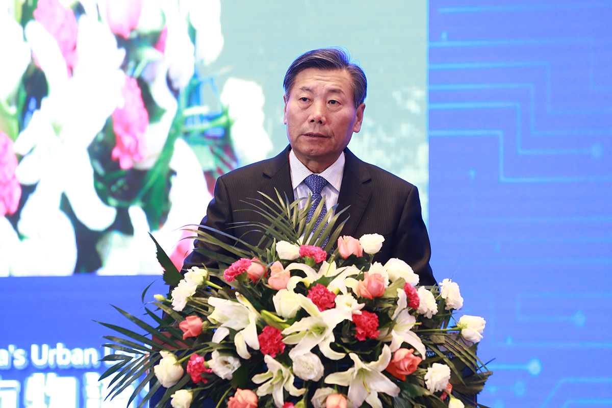 中国交通运输协会会长胡亚东在第八届中国城市物流发展年会上致辞